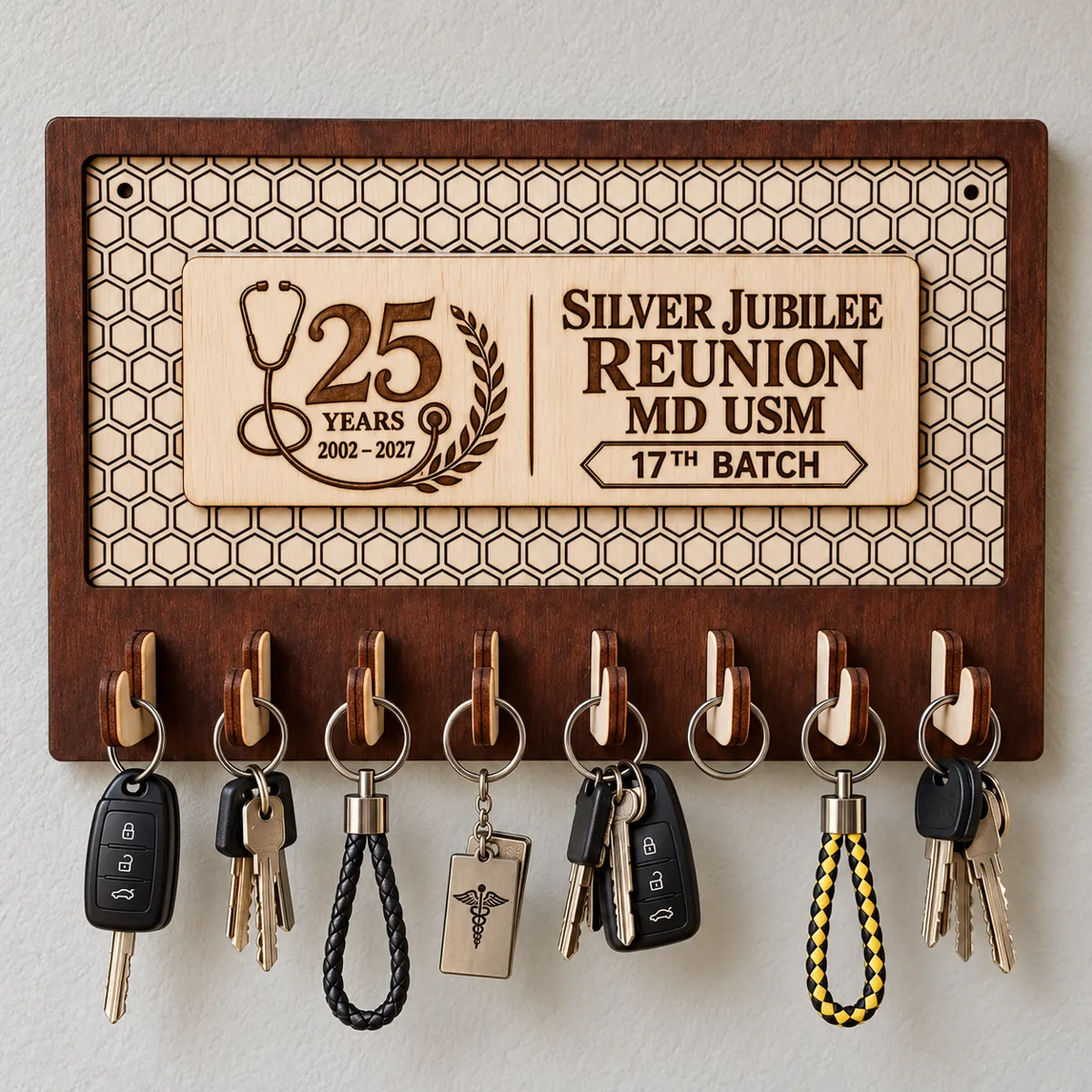 Wooden wall key holder engraved for a reunion